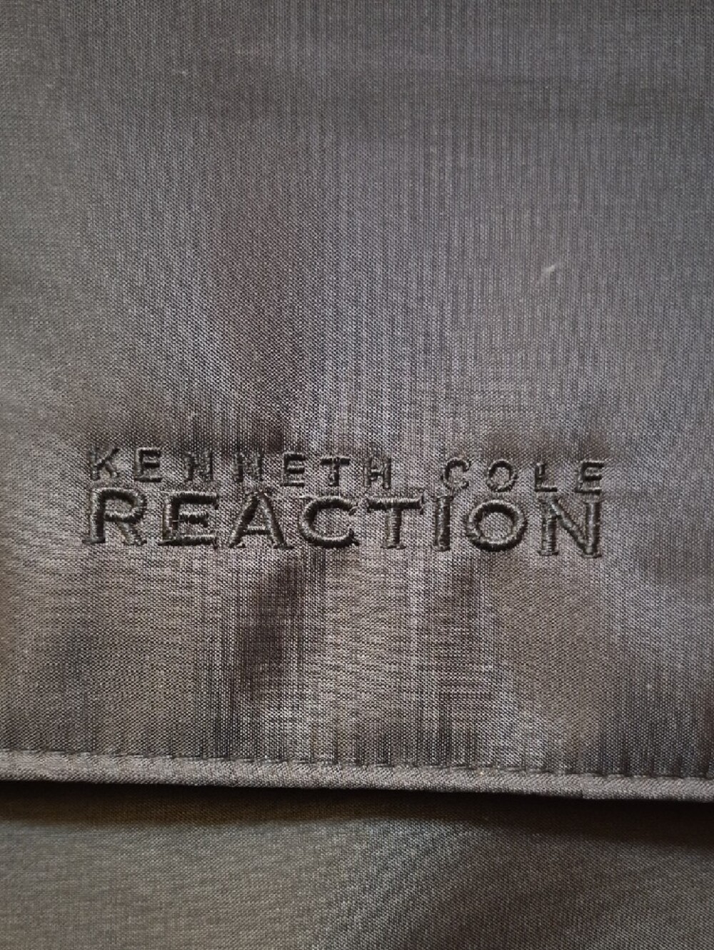 Kenneth Cole Reaction Black Diaper Bag with Adjustable Strap Unisex - Picture 2 of 13
